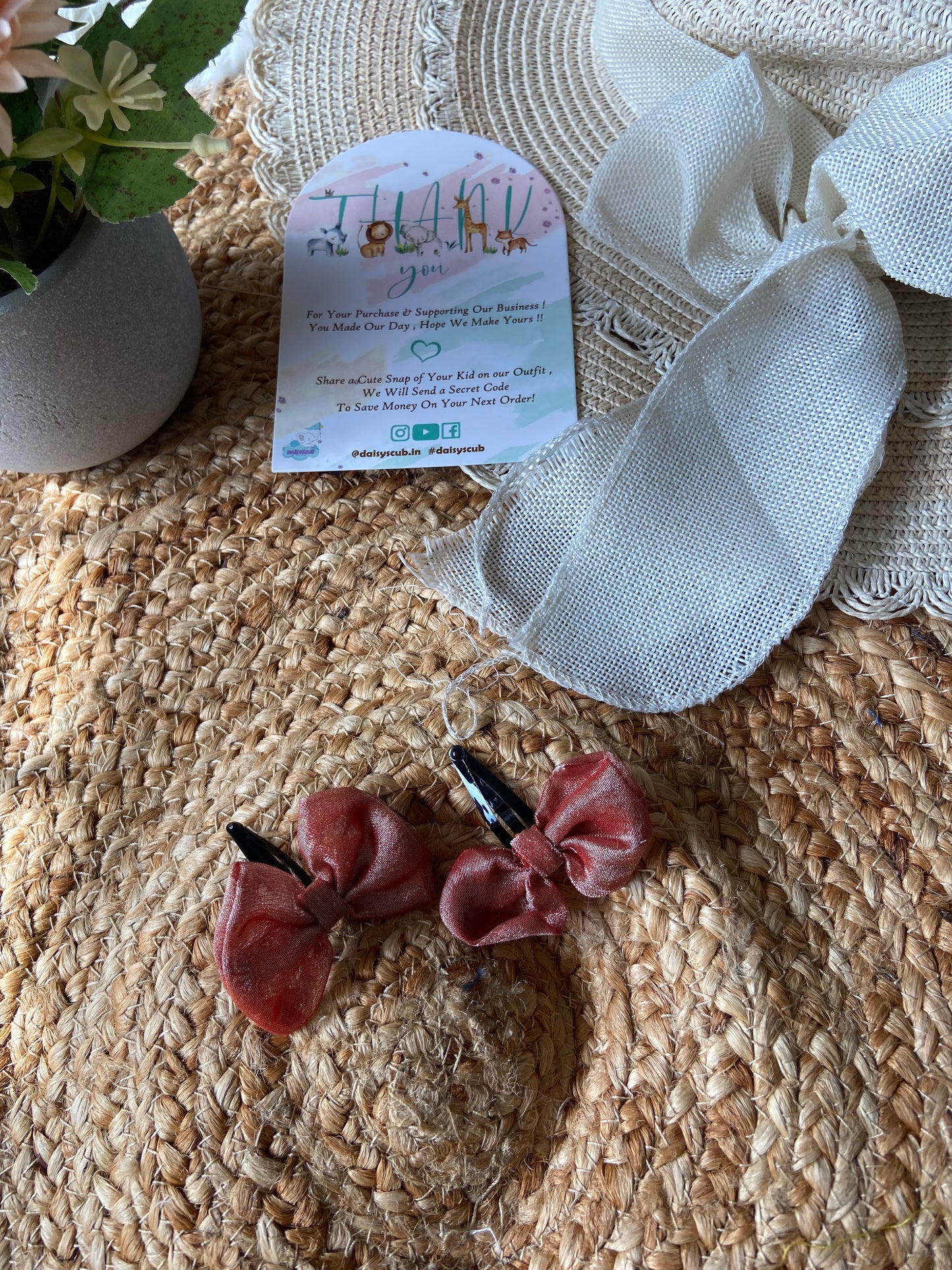 Tissue orange Hair Pin